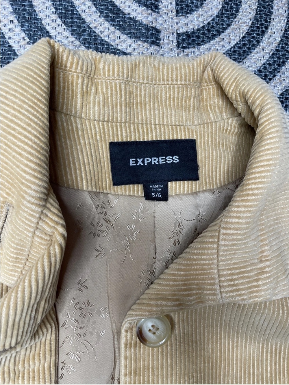 Vintage Express Tan Corduroy Jacket Womens XS Quilted Lined Fitted Coat 5/6 - Picture 8 of 10